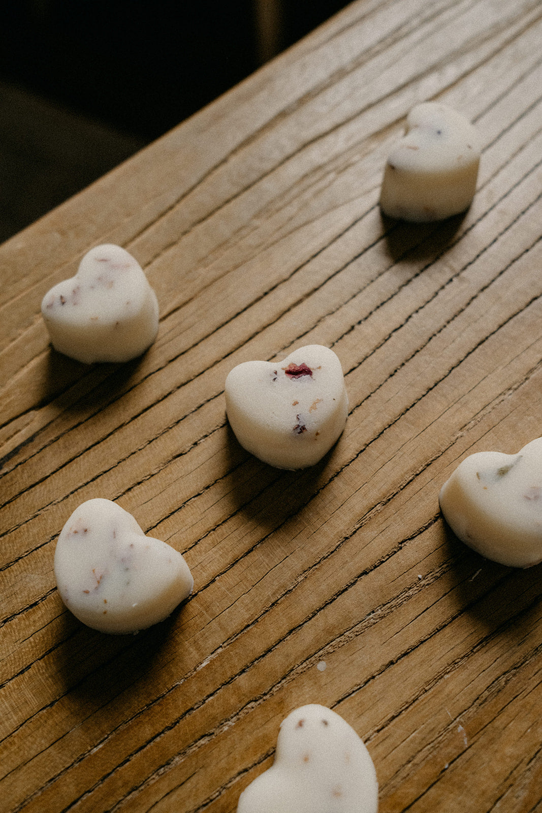 Rose Geranium, Lavender, Ylang Ylang & Vetiver Aromatherapy Naturally Scented Wax Melts with Rose petals