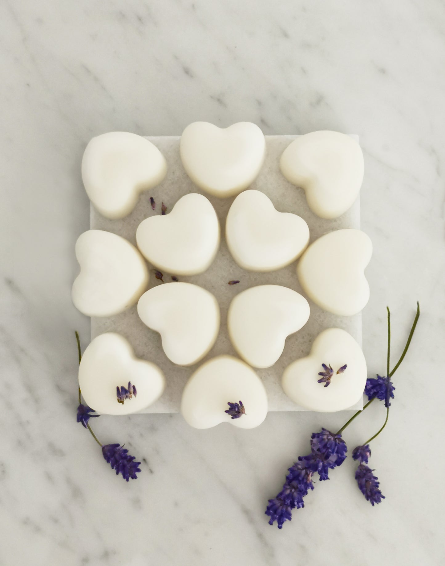 Aromatherapy Christmas Cracker with 12 Lavender & Ylang Ylang Heart Shaped Wax Melts