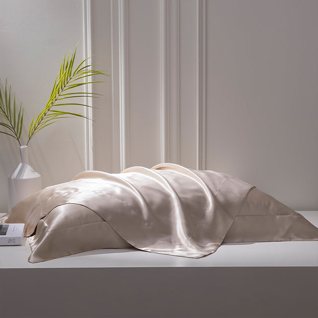 Champagne mulberry silk pillowcase – photo 2